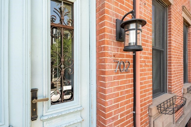 Building Photo - 702 Bloomfield St