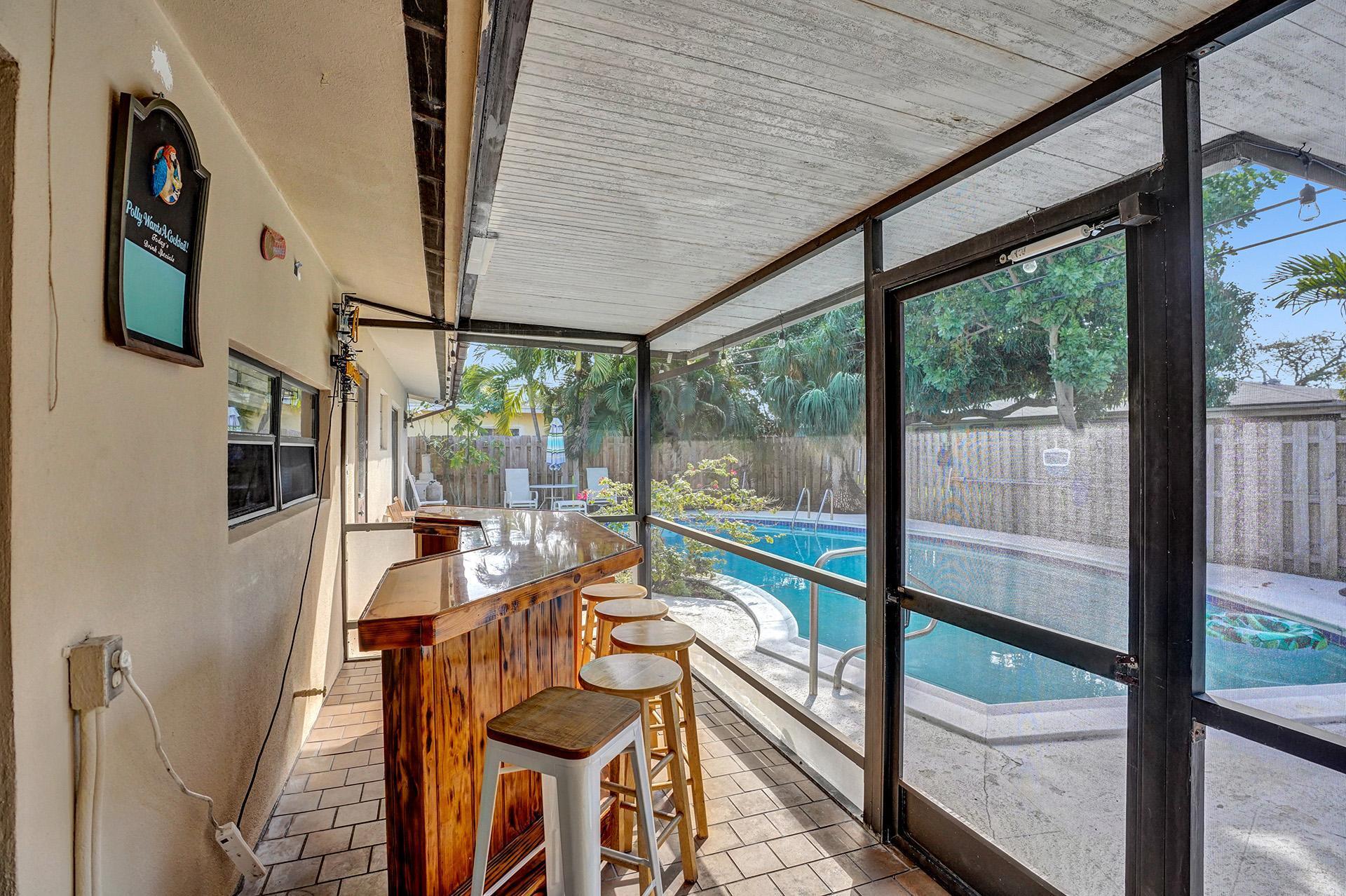 Building Photo - 2620 NE 19th St