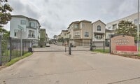 Building Photo - 908 Garden Oaks Terrace