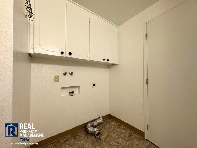 Building Photo - Call - 4502 &amp; 4504 (Olympic Group)