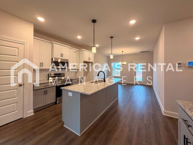 Building Photo - Elegant 4 Bedroom Retreat in Meridianville!
