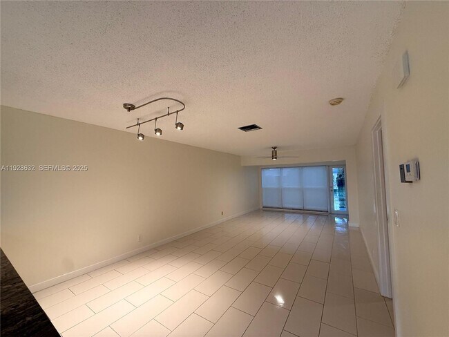 Building Photo - 13741 Flora Pl