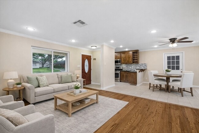 Building Photo - 1607 Willowby Dr