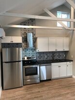 Building Photo - 706 Vale View Dr
