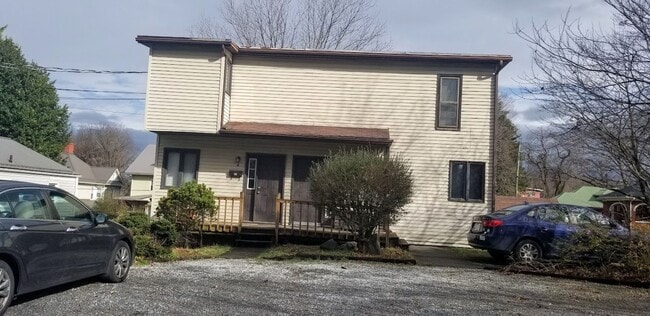 Building Photo - 1010 Buffalo St