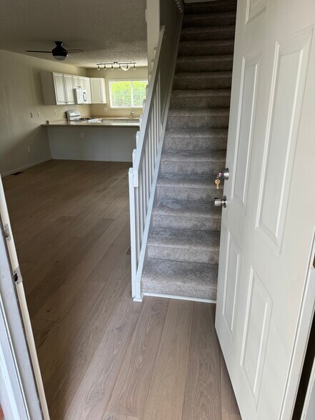 Building Photo - 3022 W 107th Pl