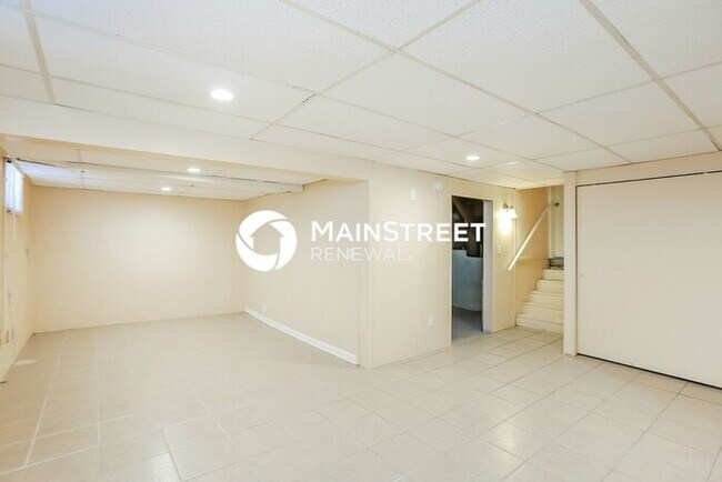 Building Photo - 3 Bedroom Pet-Friendly Home in KANSAS CITY, MO with Main Street Renewal