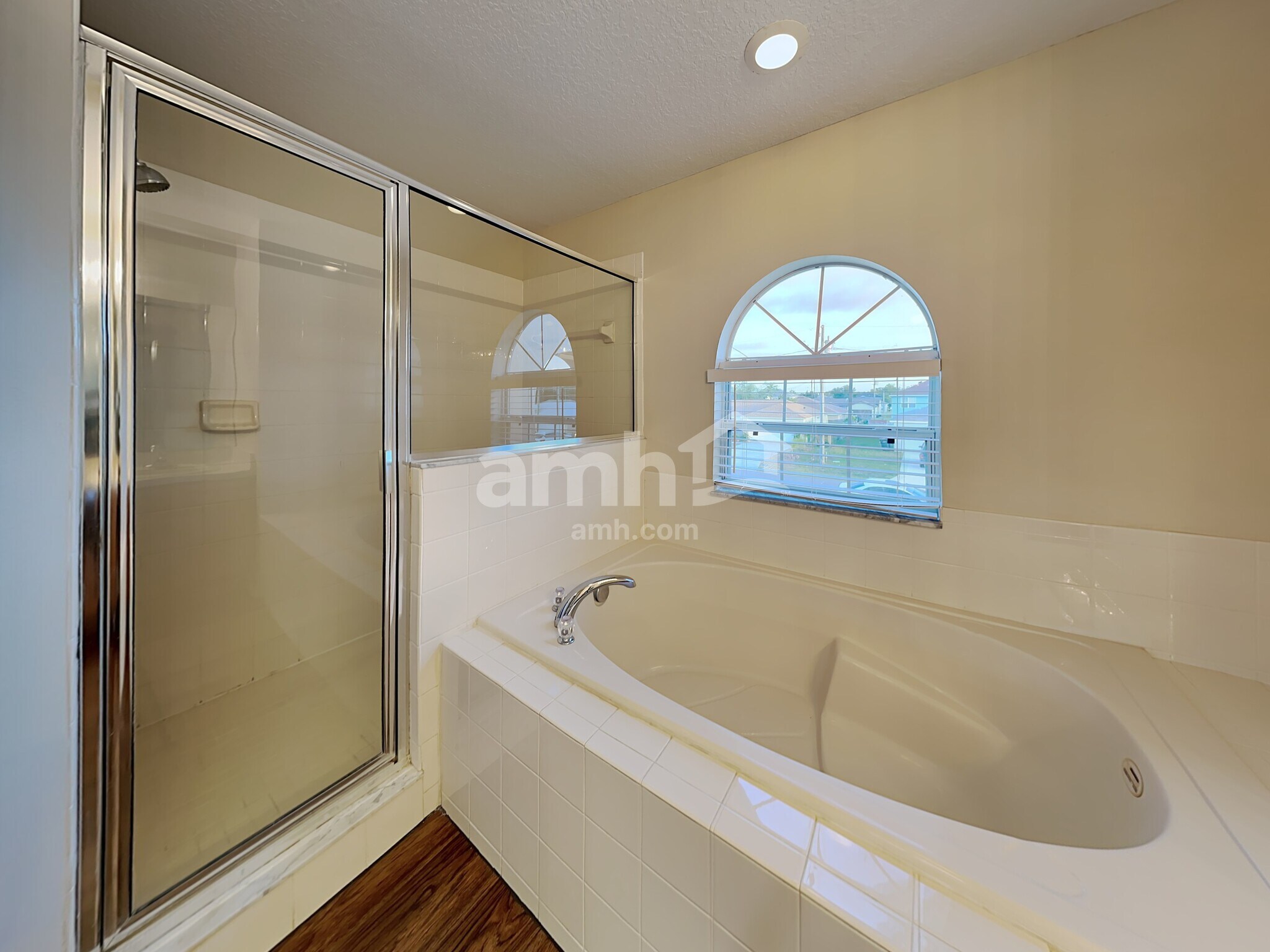 Building Photo - 330 Salmon Ct