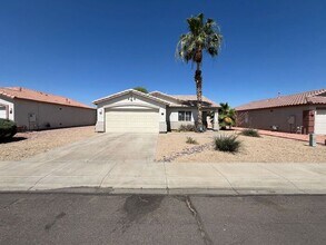 Building Photo - READY TO VIEW NOW! Spacious 3 Bed 2 Bath H...