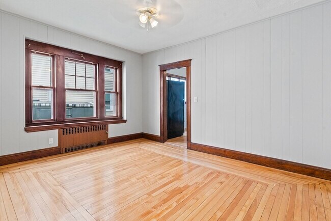 Building Photo - 33 Bigelow St