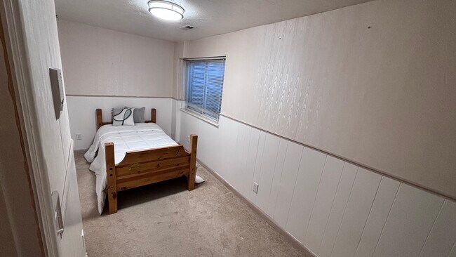 Building Photo - 1238 Newport Ln