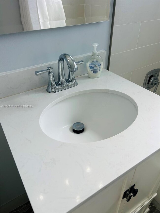 Building Photo - 1729 N 16th Ct