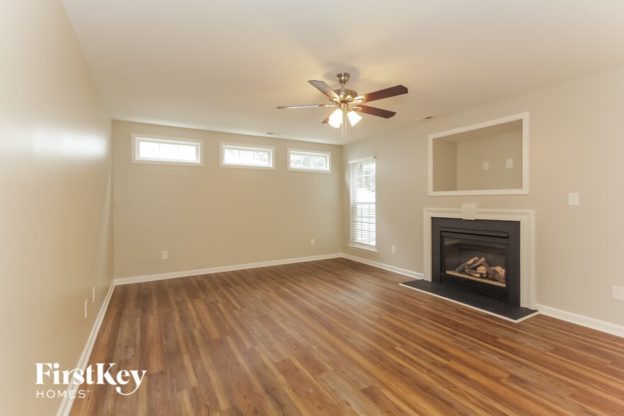 Building Photo - 6111 Forest Pond Dr