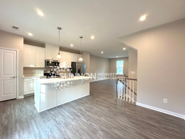 Building Photo - 3 Bedroom Townhome in Mountain Island