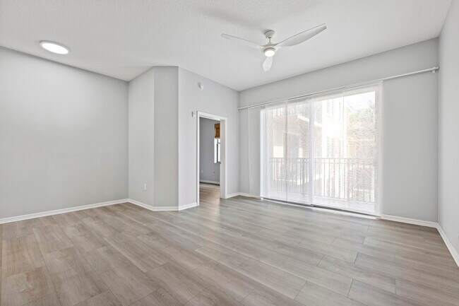 Building Photo - 511 Lucerne Ave