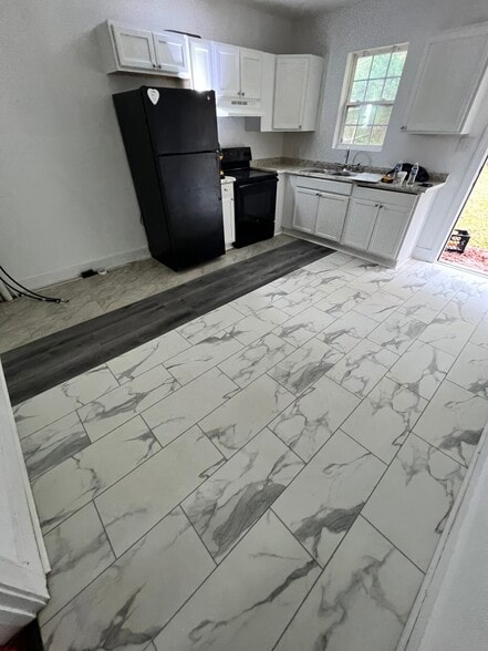 Building Photo - 407 N Parker St