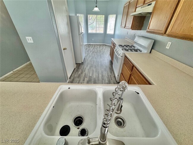 Primary Photo - 6025 Draft Horse Dr