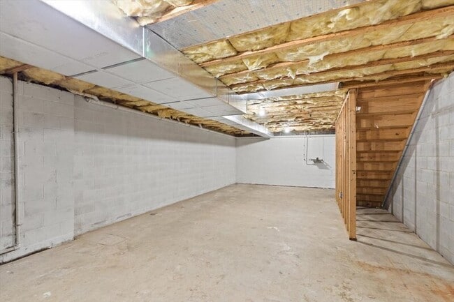 Building Photo - 11 Covington Ct