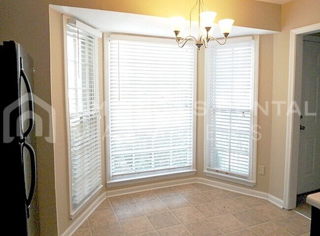Building Photo - DEPOSIT PENDING Wonderful Town Home in Gardendale, AL... COMING SOON!