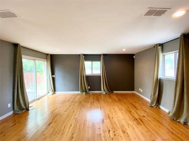 Building Photo - 2022 Crest Ridge Dr