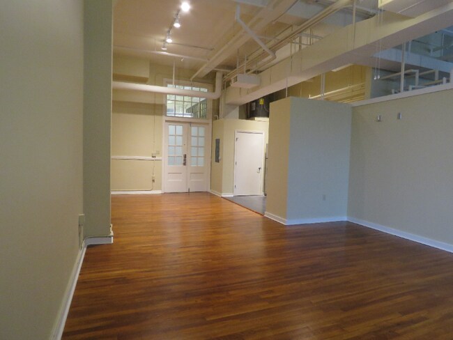 Building Photo - 1401 Scott St