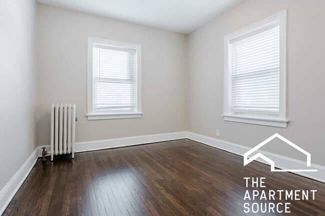 Building Photo - 1606 W Berwyn Ave