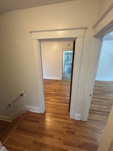 Building Photo - 5054 Winona Ave