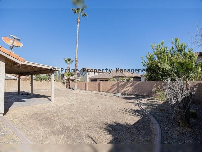 Building Photo - 25 S Ocean Dr