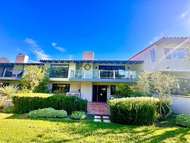 Building Photo - The Bluffs Newport Beach - House for Lease