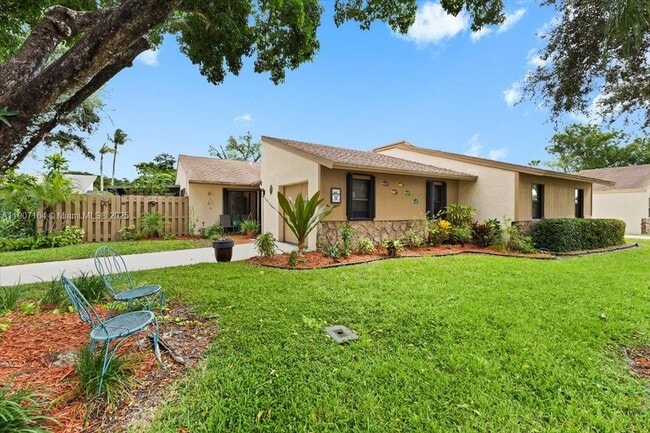 Building Photo - 901 NW 26th Ave