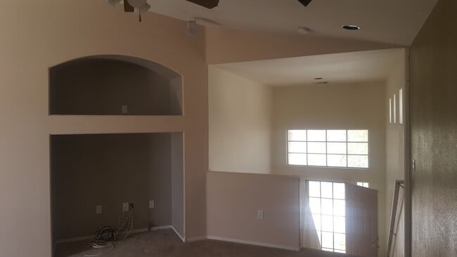 Building Photo - Spacious Two-Story Home with Pool!
