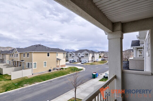 Building Photo - 3755 N Prairie Grass Dr