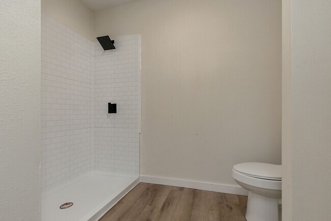 Building Photo - BRAND NEW 3 Bedroom | 2 Bathroom | 2 Car Garage HOME -- 1400 sqft, PETS WELCOME!