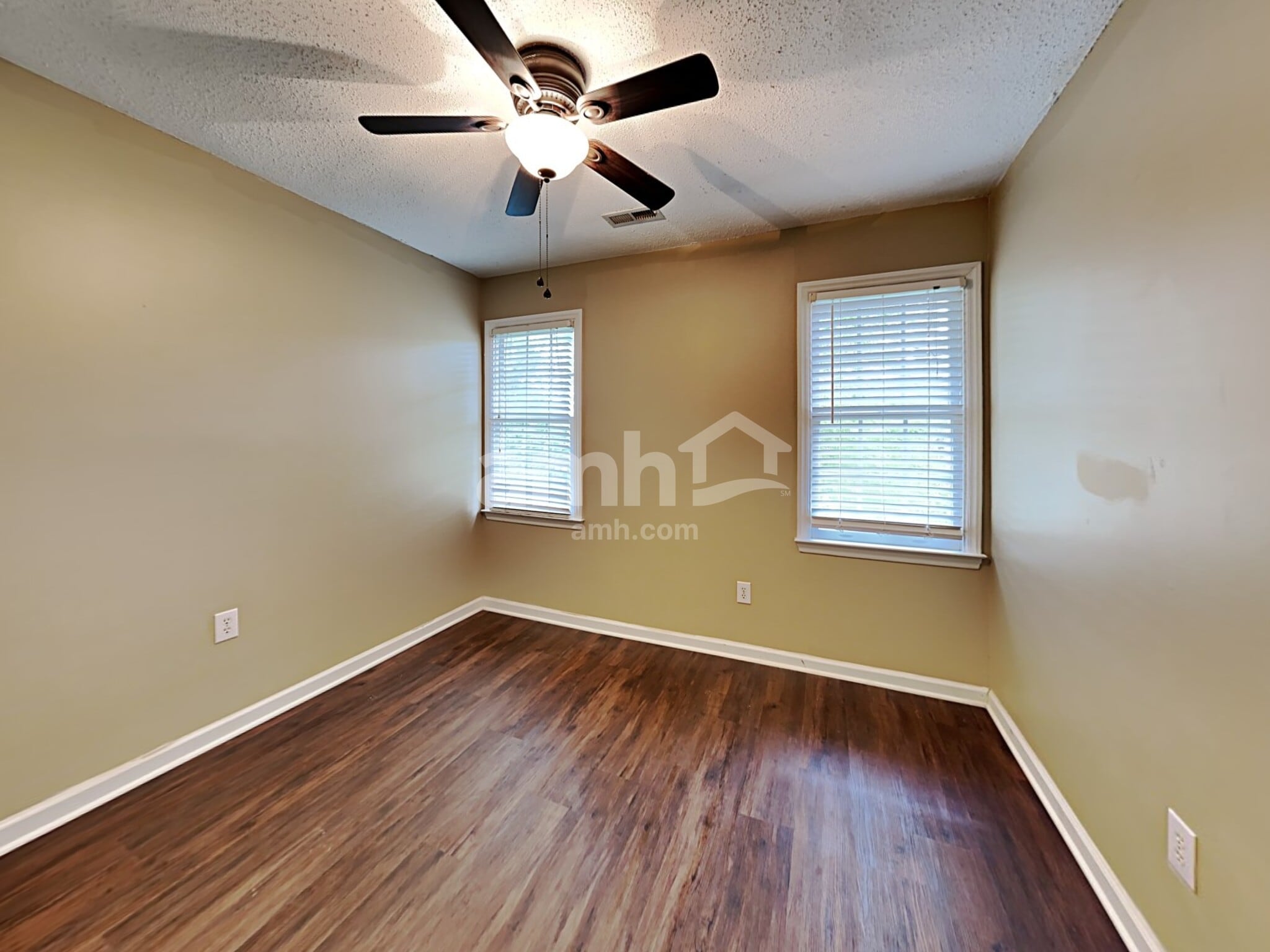 Building Photo - 2304 Water Lilly Way