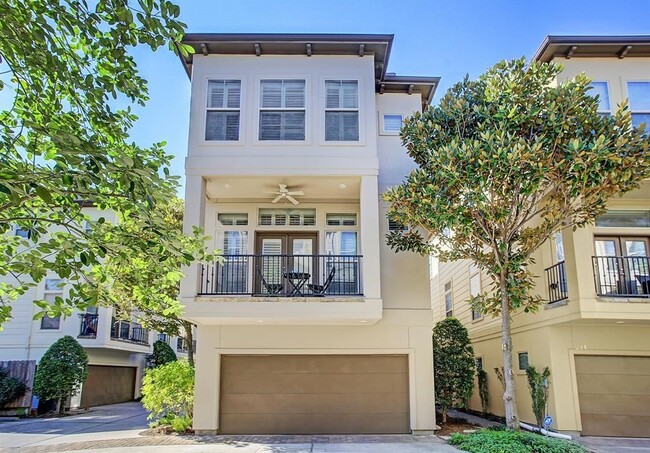 Building Photo - 246 Detering St