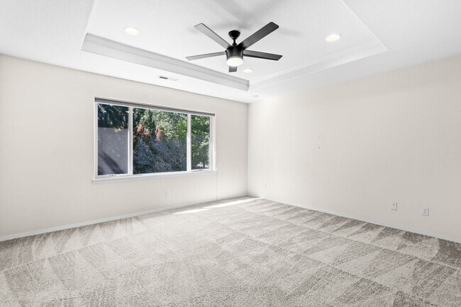 Building Photo - FOR RENT: CORNER LOT, Immaculate, lovely and spacious home - 5 bed, 3 bath + bonus room with 3-ca...