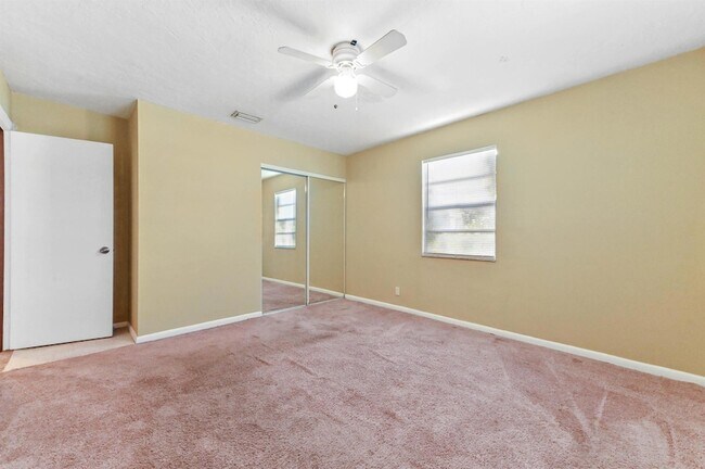 Building Photo - 811 32nd St