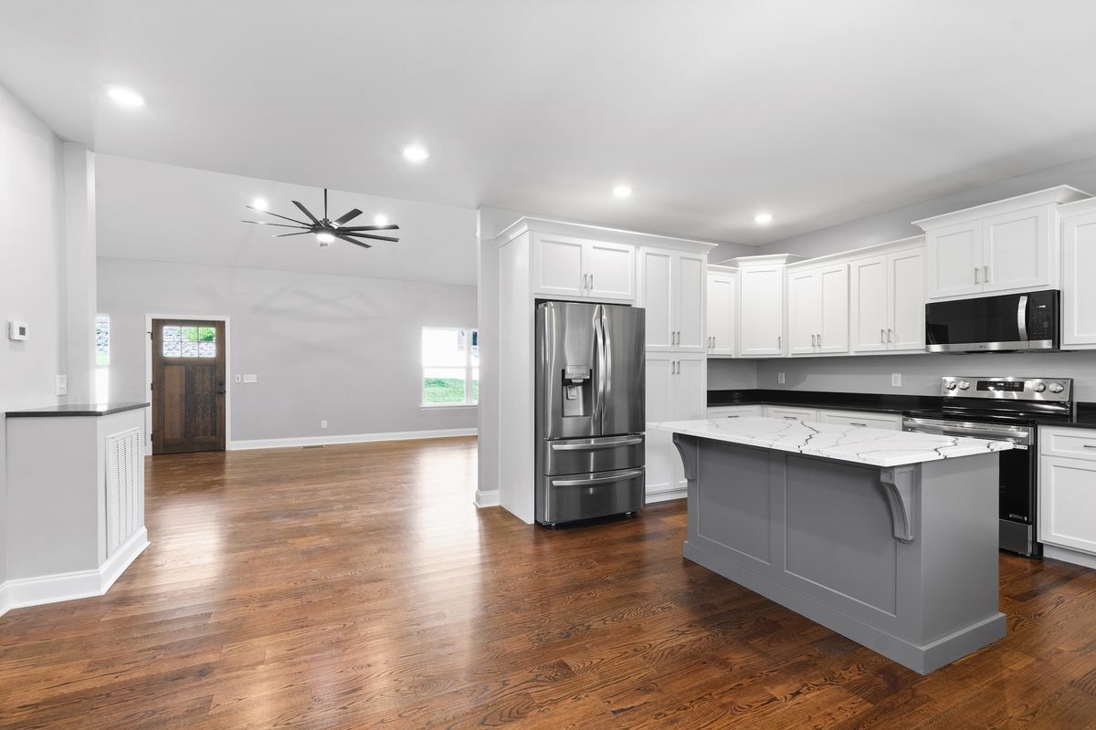 Building Photo - 611 Sunset Valley Dr