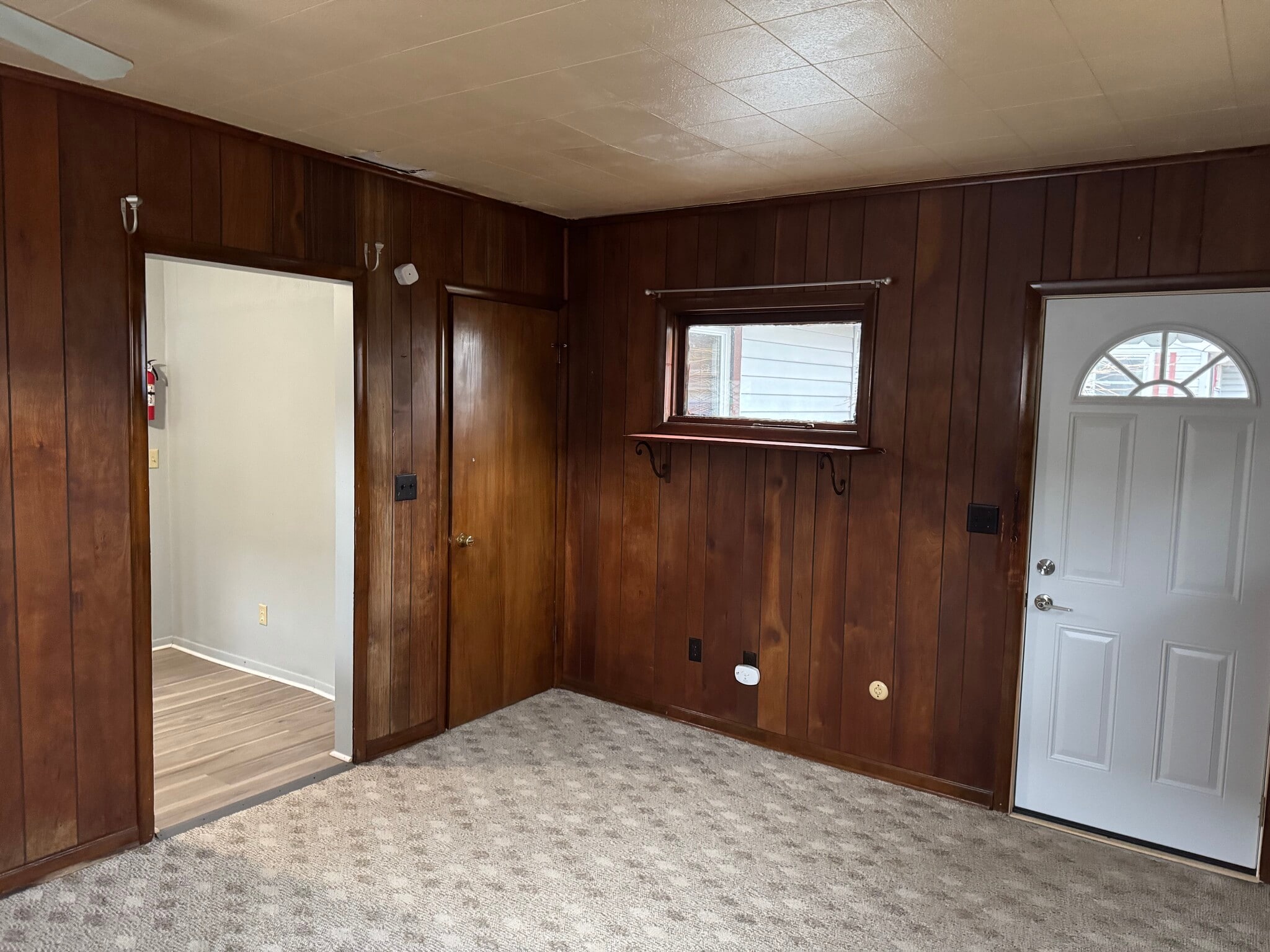 Building Photo - 2121 Cherry Ave