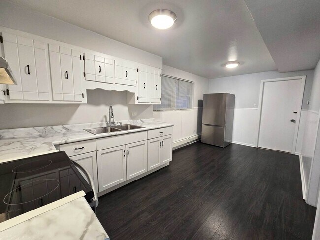 Building Photo - 5972 S Archer Ave