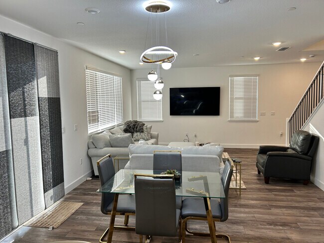 Building Photo - 1000 Caraballo Dr