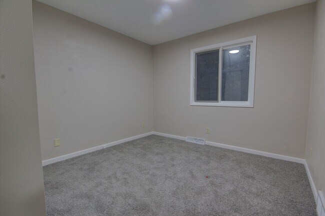 Building Photo - Renovated Orion Home