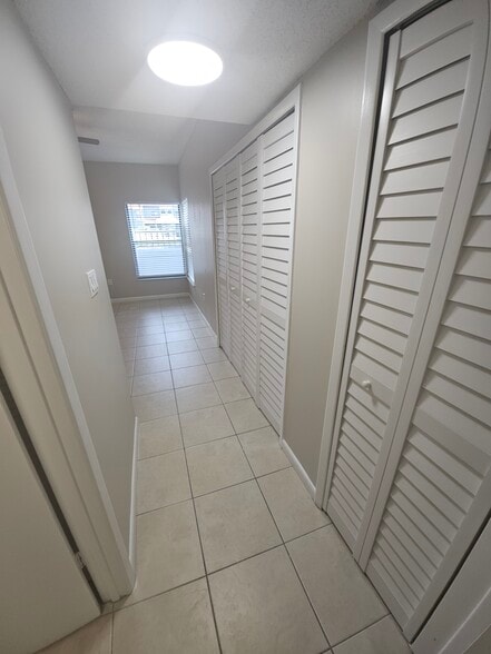 Building Photo - 4702 Capri Pl