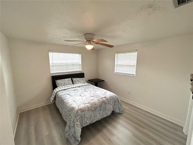 Building Photo - 4211 Stratford Dr