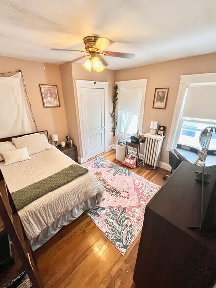 Building Photo - 81 Cresthill Rd