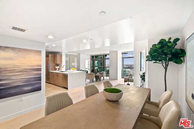 Building Photo - 13650 Marina Pointe Dr