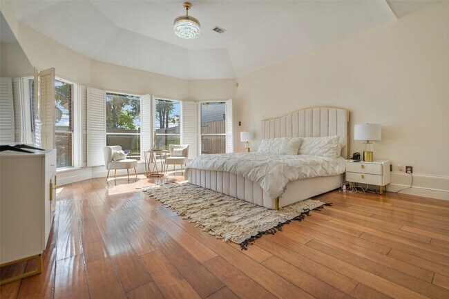 Building Photo - 14311 Islandwoods Dr