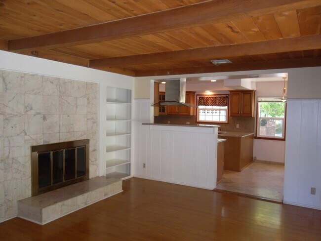 Building Photo - 3751 Stone Canyon Ave