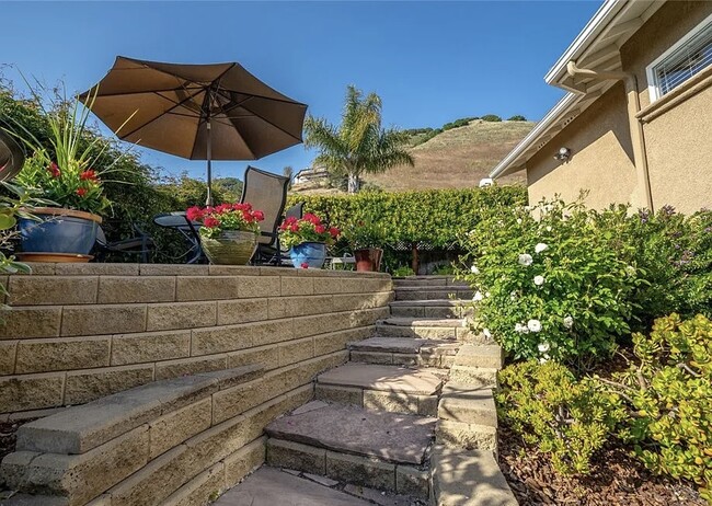 Building Photo - 1615 Costa del Sol