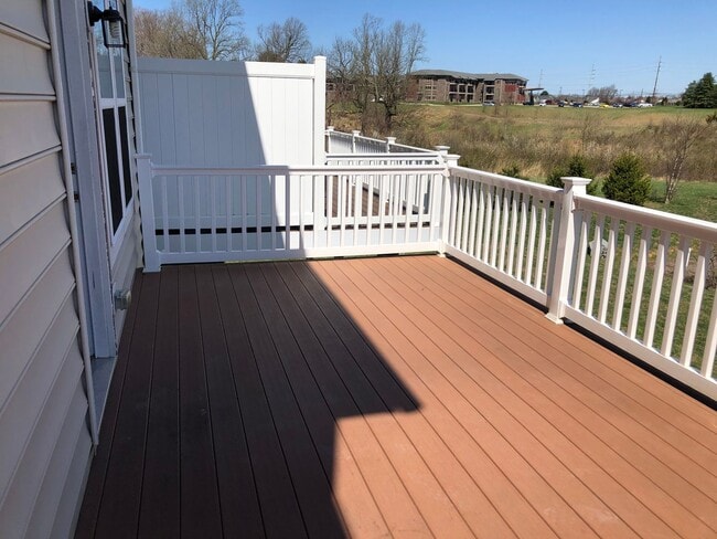 Building Photo - Large, Luxury, Garage Townhome in Hockessi...